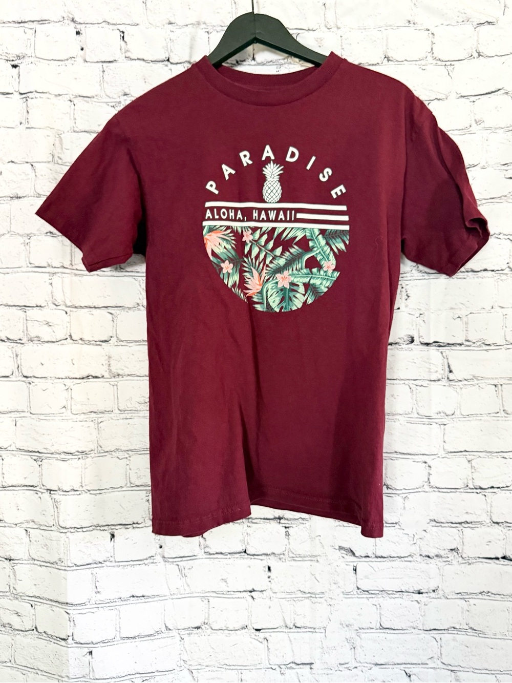 American Apparel. Graphic T-shirt. Size M